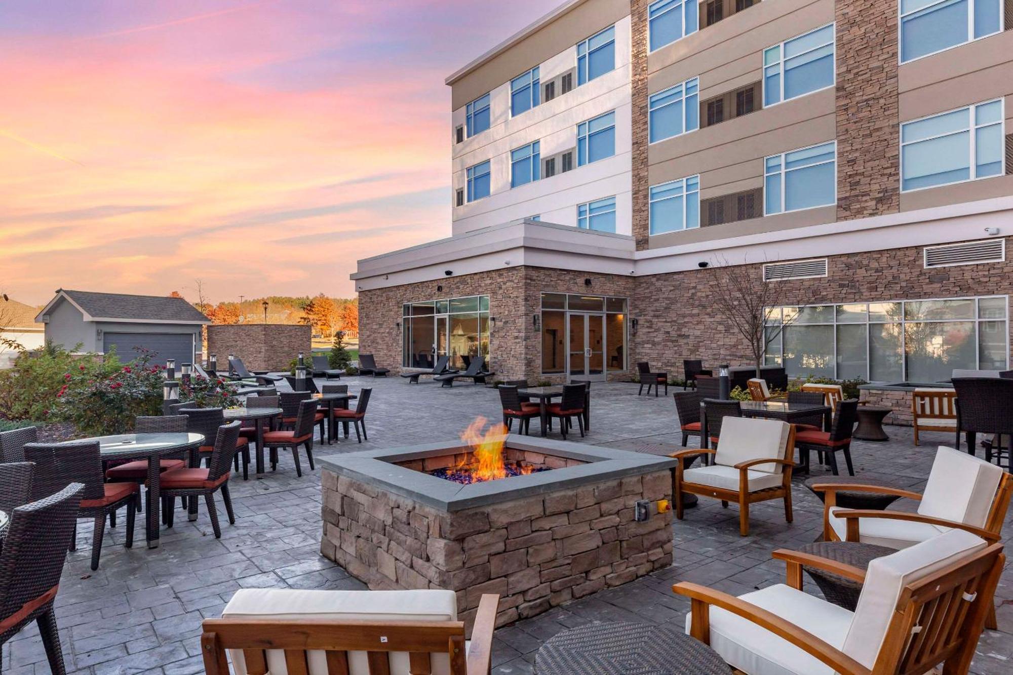 Cambria Hotel Manchester South Windsor Kültér fotó